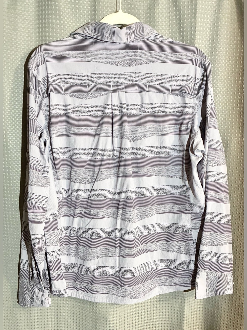 REI Co-op Athletic Wear Button Up Shirt Sz L Purple Snap Pockets Back Vent Outdo - Picture 3 of 15